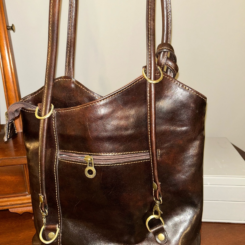 Sophisticated Dark Brown Leather Shoulder Bag